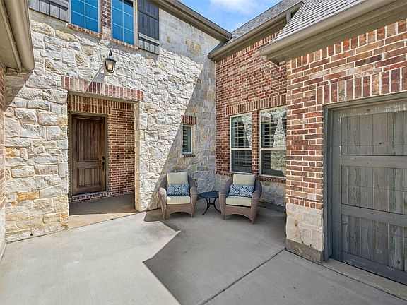3rd image of 2700 Castlebridge Colony