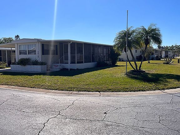 4th image of 3018 Saralake Dr N