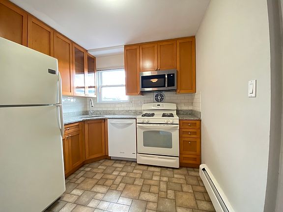4th image of 23-25 36th St #3B