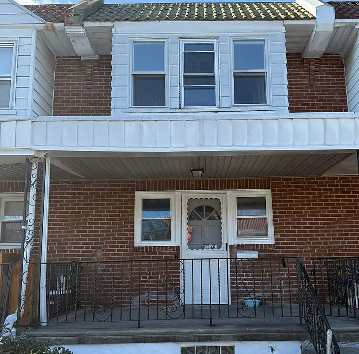 884 Bridge St