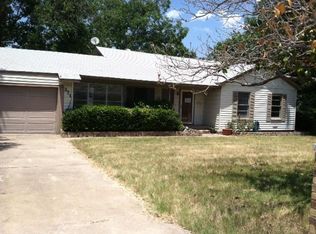 371 W Purnell Rd, Lewisville, TX 75057