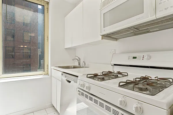 Rented by MOTION New York | media 17