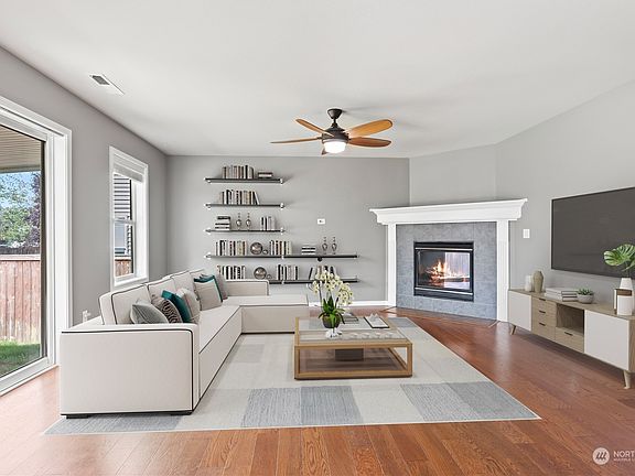 3rd image of 9420 185th Street E