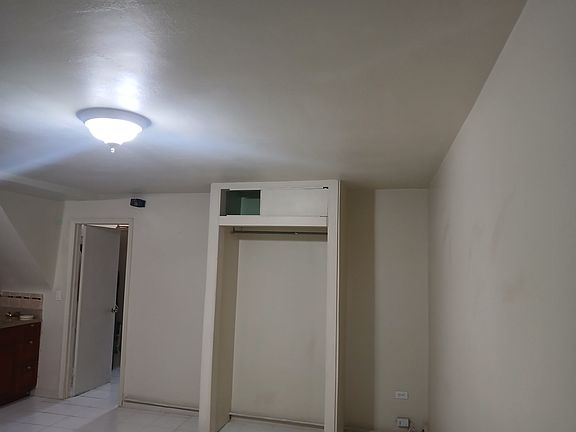 4th image of 4046 Murdock Ave Floor 1