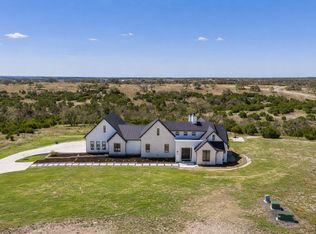 1051 N Cattlemans Crossing Dr, Kerrville, TX 78028