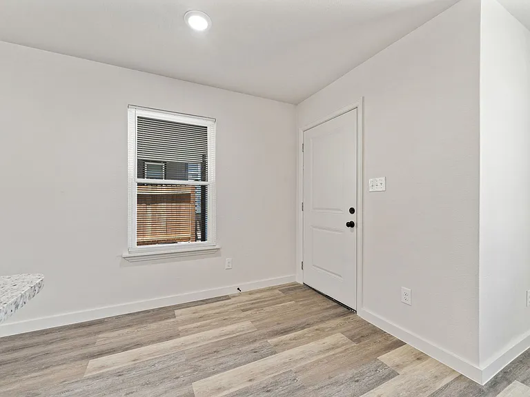 227 S Grimes St — Photo 8