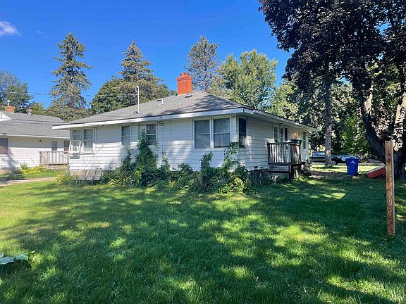 2nd image of 525 Desnoyer Ave