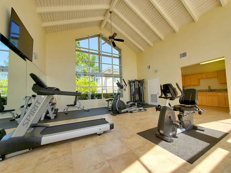 Citrus Court Apartments — Photo 21