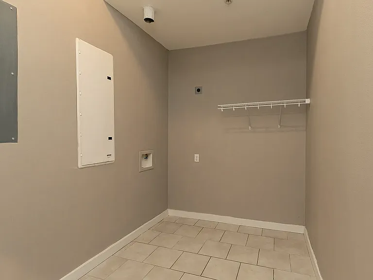 Six23 - 1 bedroom, Laundry Room