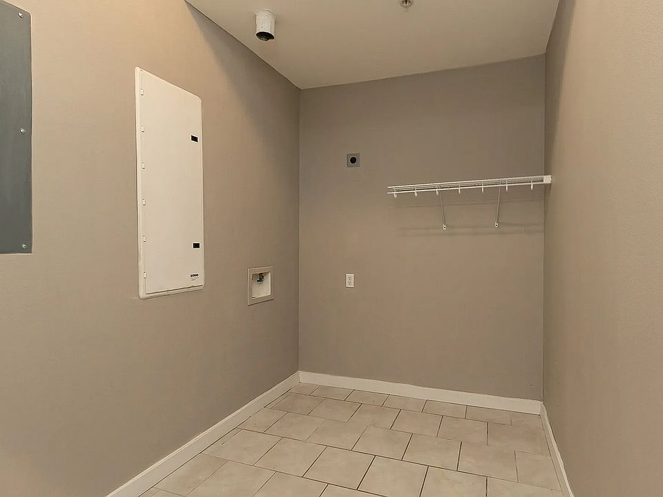 Six23 - 1 bedroom, Laundry Room