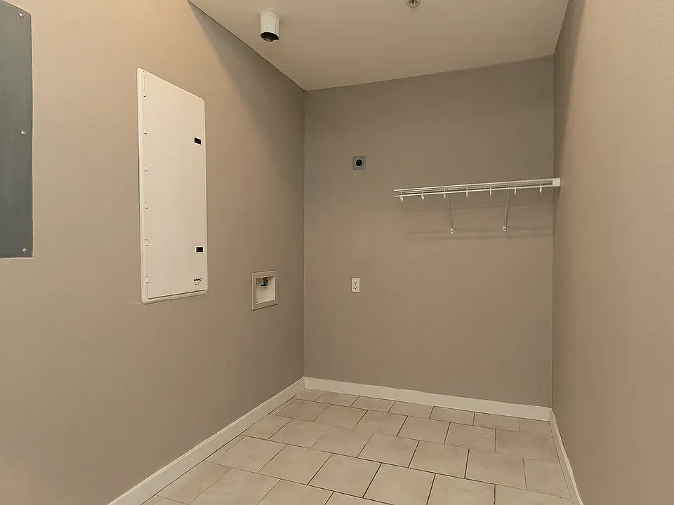 Six23 - 1 bedroom, Laundry Room