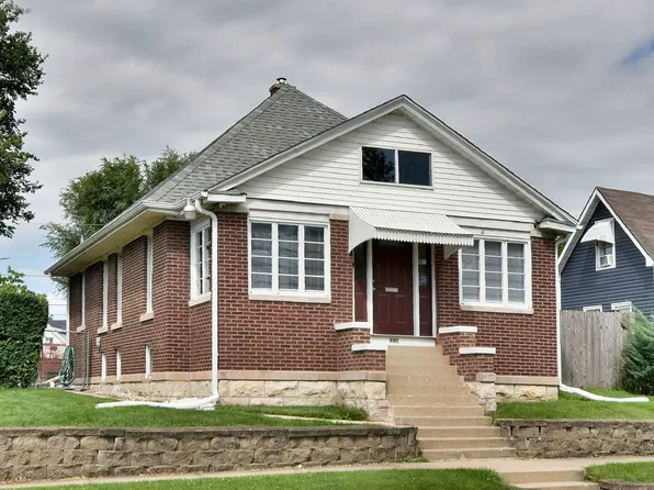 805 Elizabeth St, Joliet, IL 60435