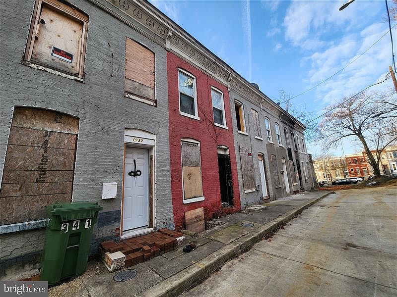 2nd image of 1939 Booth St