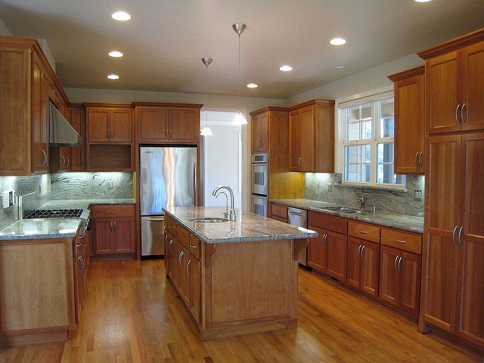 2nd image of 3875 Magnolia Dr