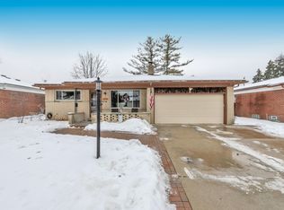 12958 Whitfield Dr, Sterling Heights, MI 48312