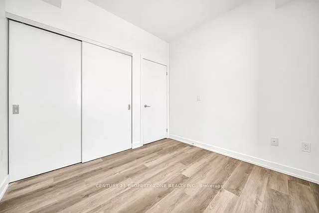 5 Wellington St S #1612 — Photo 13