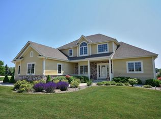 N100W17291 Tanglewood Dr, Germantown, WI 53022