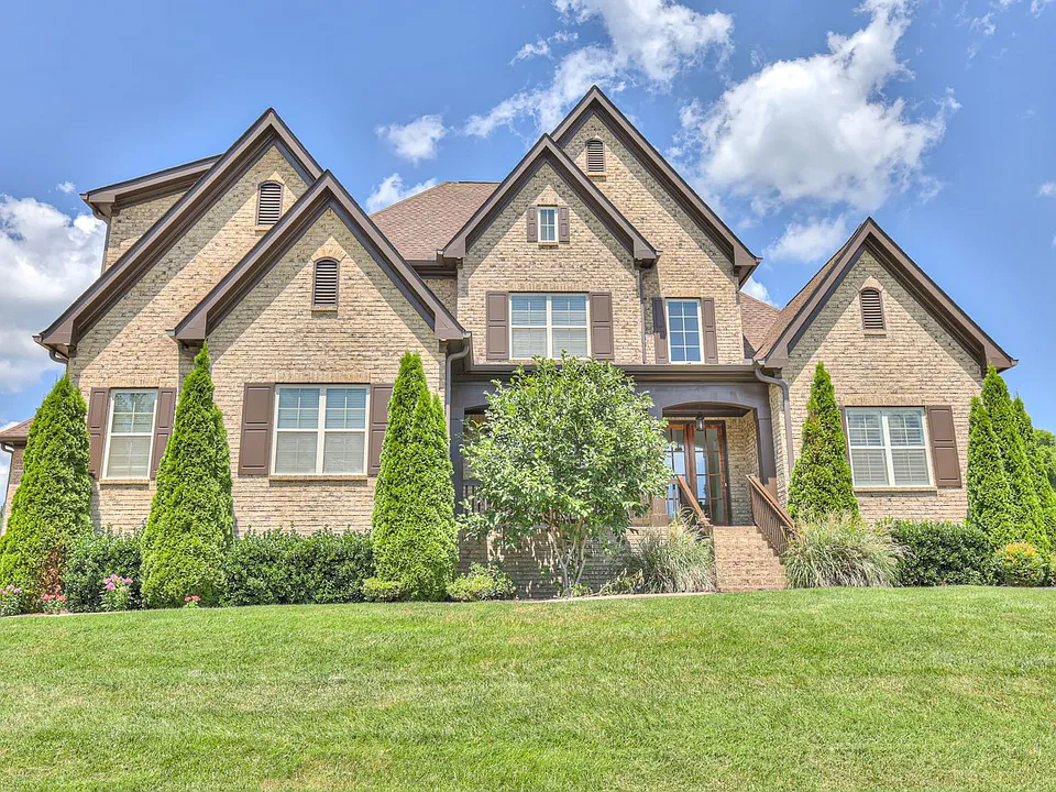 9141 Holstein Dr