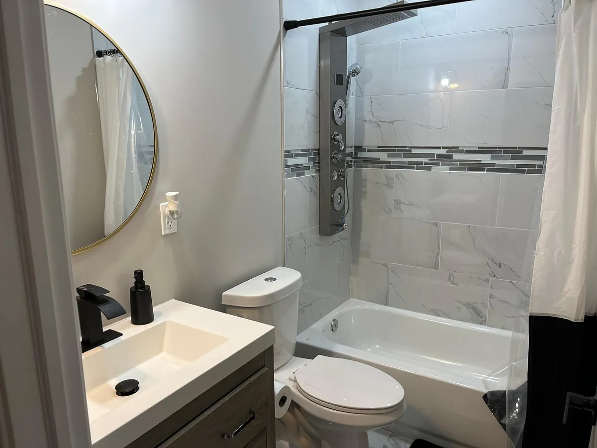 Building Photo - 3105 Chelsea Ter