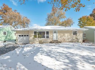 305 Monterey Dr, Florissant, MO 63031