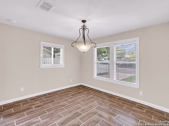 4th image of 1435 ESTANCIA