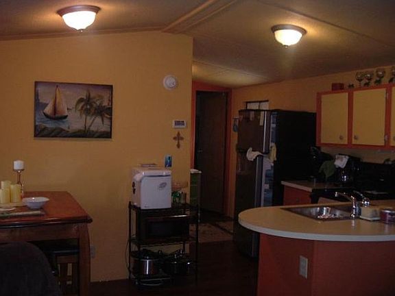 Kitchen. Appliances included