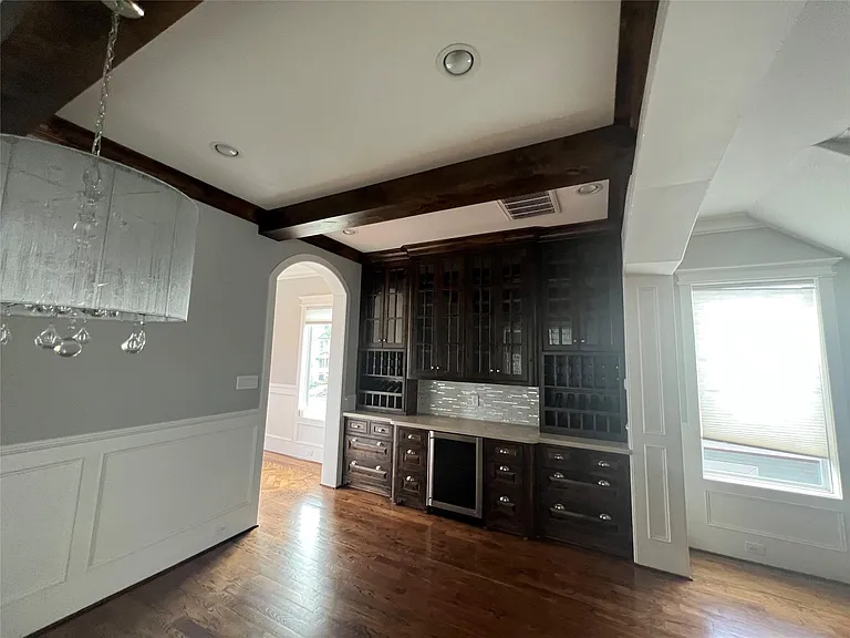 238 W 24th St — Photo 20