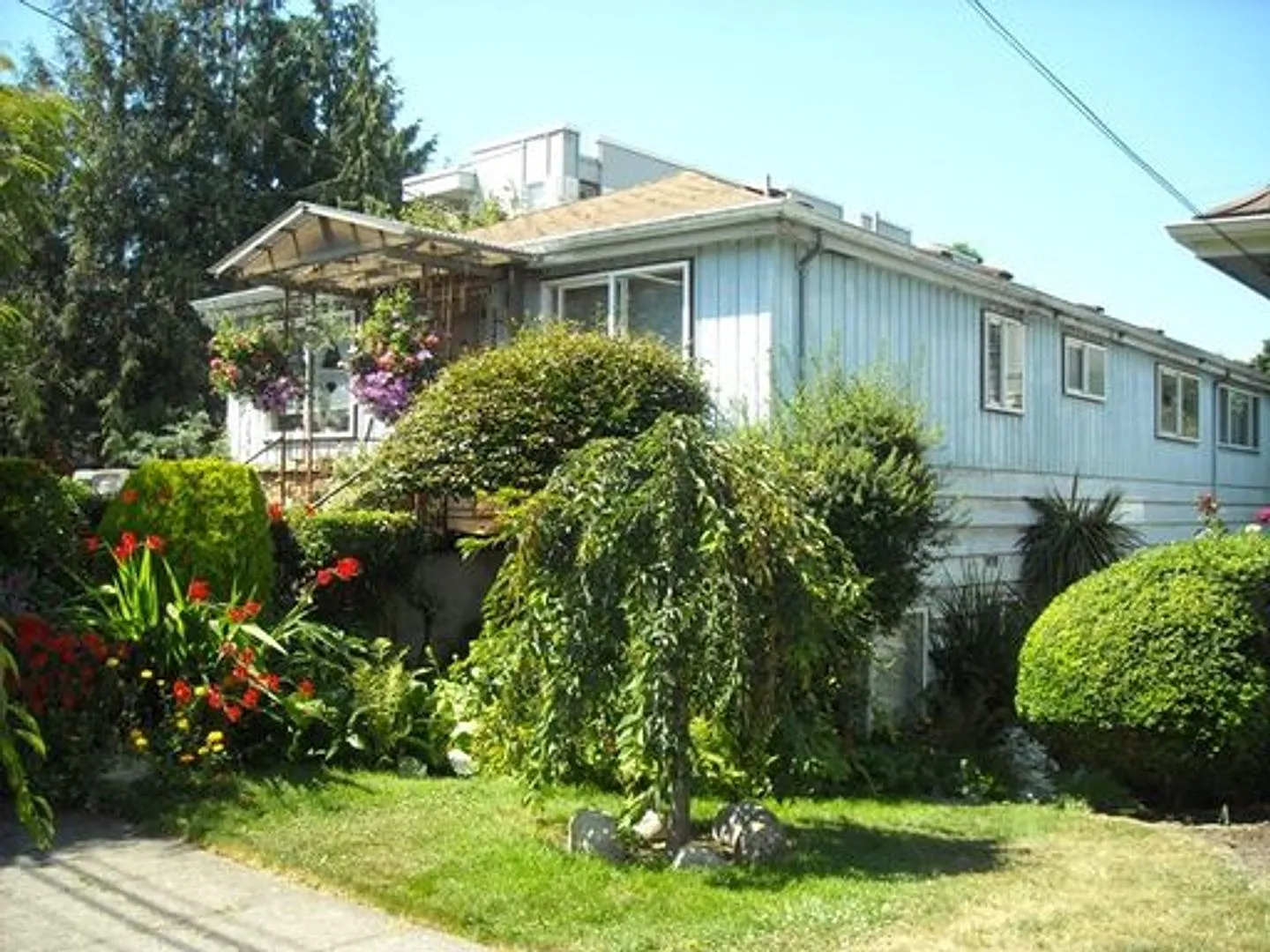 BB66-10 — Photo 1