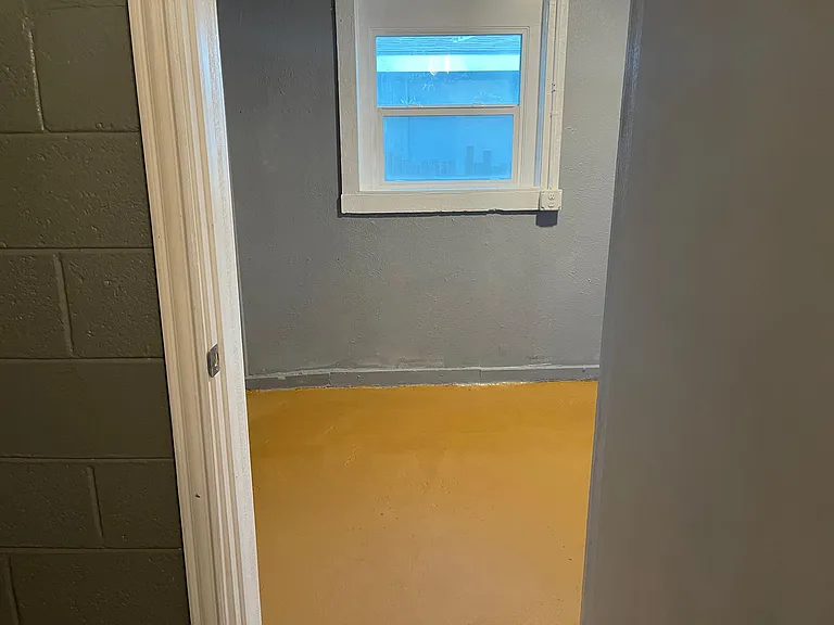 3217 James Ave — Photo 8
