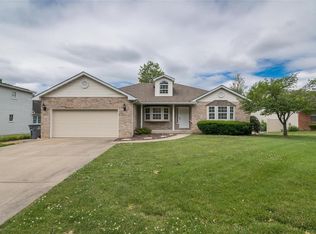 809 Penhurst Pl, Belleville, IL 62221