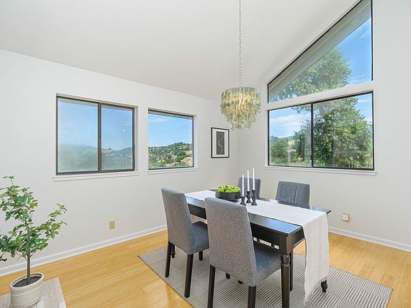 5th image of 27 OAKWOOD Court