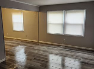 707 W Adams St #9, Auburn, IL 62615