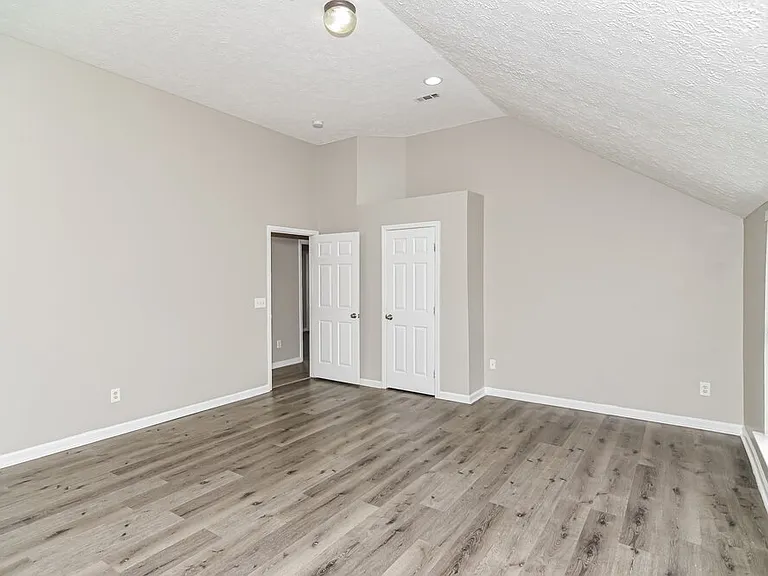 1604 Zurich Dr — Photo 15