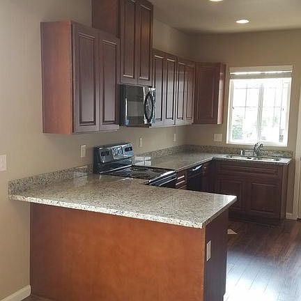 3rd image of 820 Taylor Ln NE Unit B