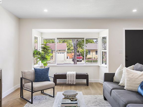 2nd image of 26095 Underwood Ave