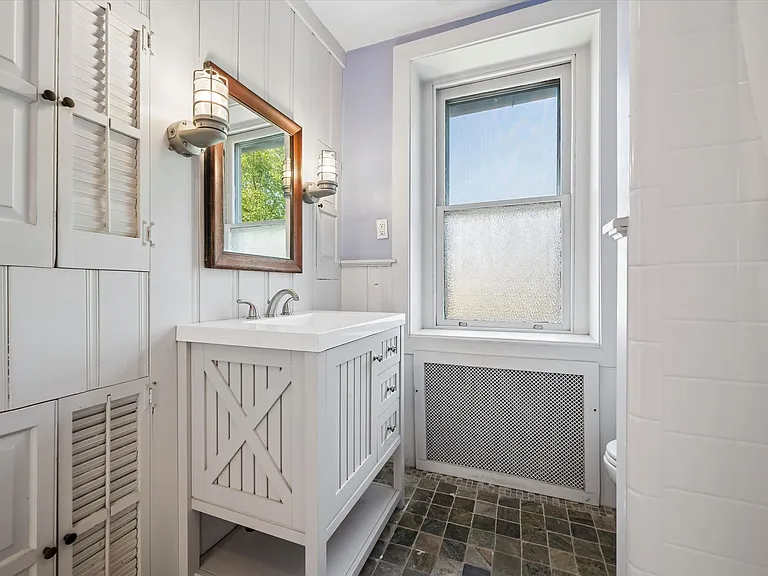 416 E Athens Ave — Photo 22