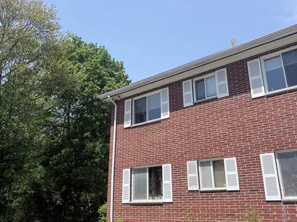 16 Bayberry Dr APT 4, Sharon, MA 02067
