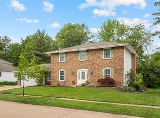15663 Summerridge Dr, Chesterfield, MO