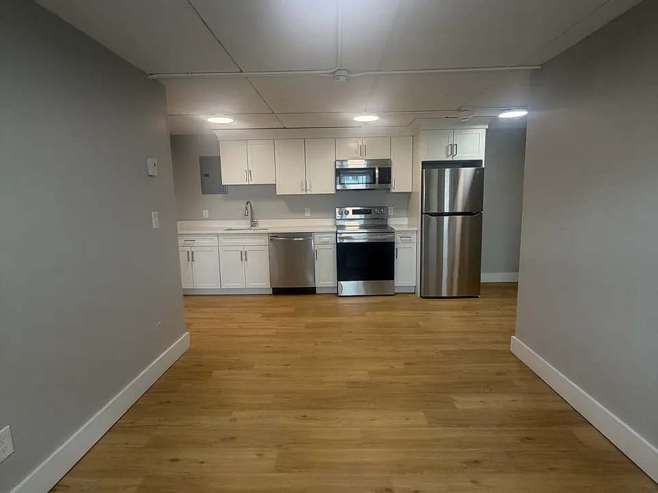 89 Woodrow Avenue