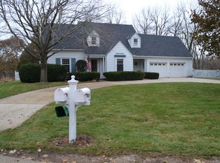 1229 Colonial Dr E, Racine, WI 53405