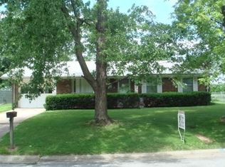 316 Aaron Dr, Belleville, IL 62220