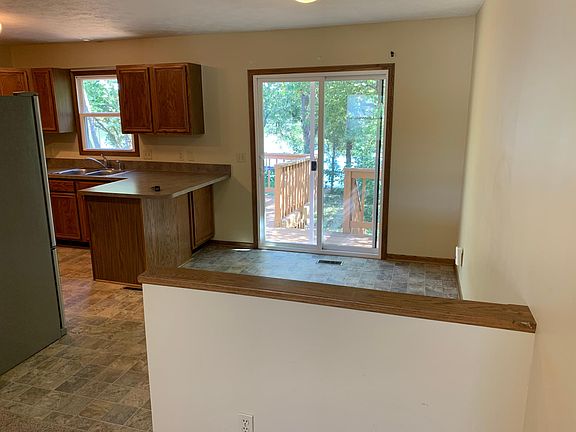 Dining Area. New flooring.