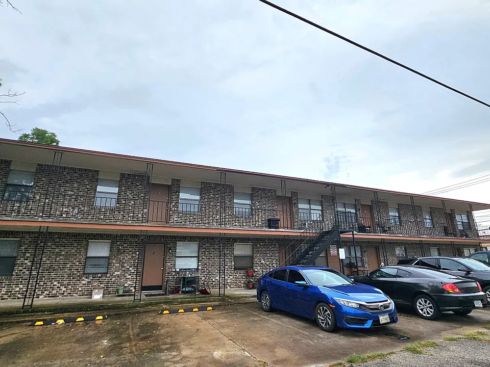 102 E Avenue A #7