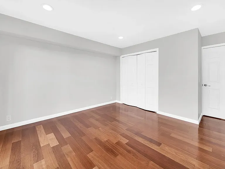 430 Erlin Dr — Photo 13