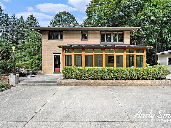 3rd image of 4562 64th St