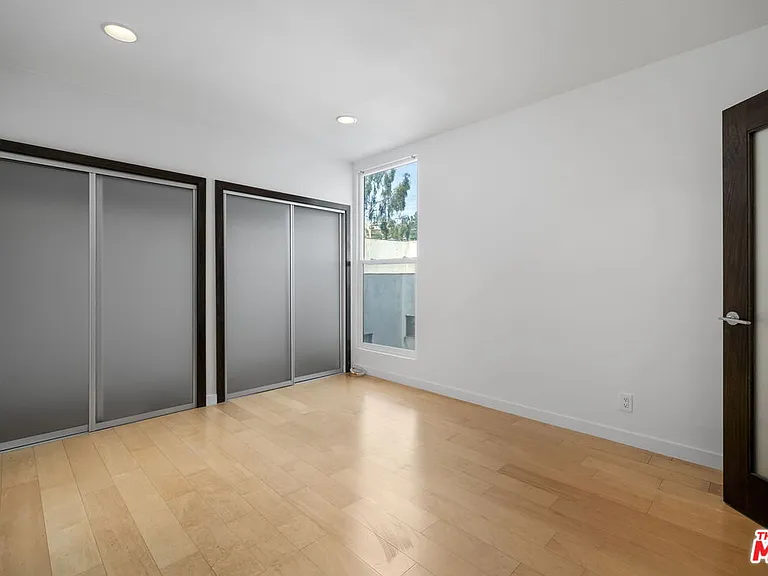 8550 Holloway Dr #405 — Photo 18