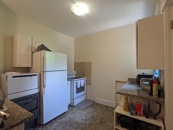 2nd image of 316 Saint Paul St APT 1D