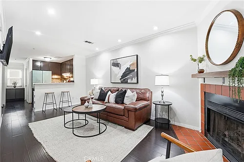 334 S Walnut Ave #D-11 Photo 1