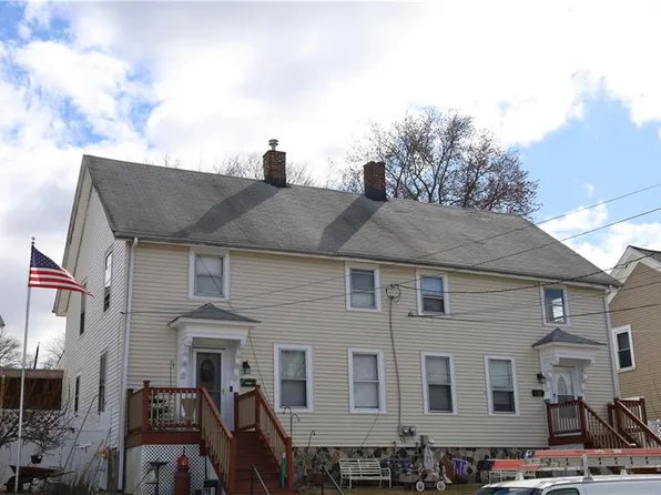 257-259 Roger Williams Ave E, Rumford, RI 02916