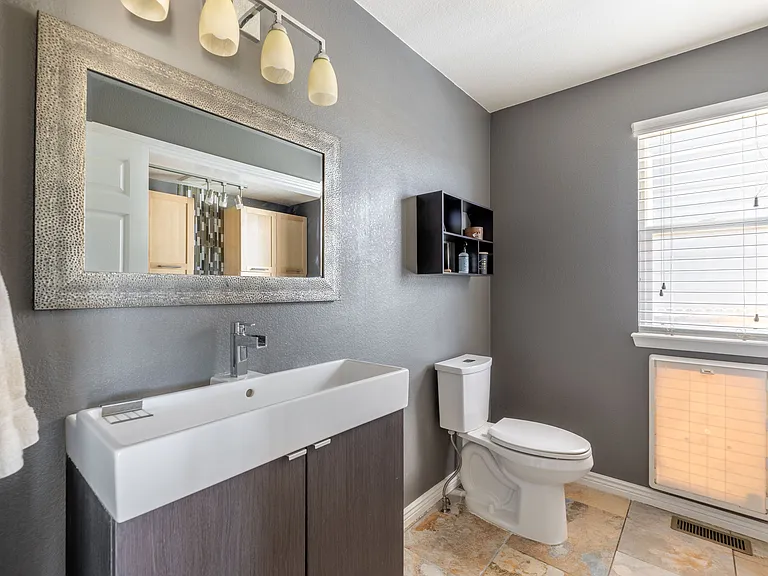 4722 Sutton St — Photo 18